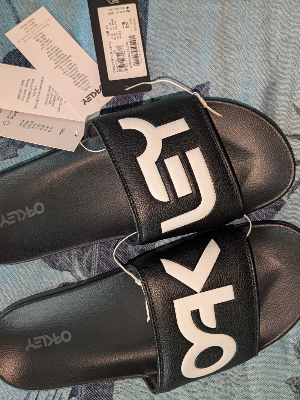 NWT Oakley Black Slides